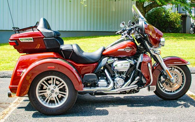 2024 Harley-Davidson Tri Glide Ultra Red Rock / Vivid Black