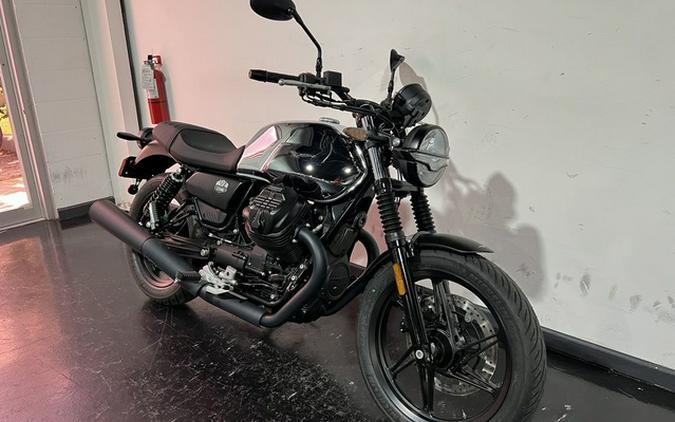 2025 Moto Guzzi V7 Stone