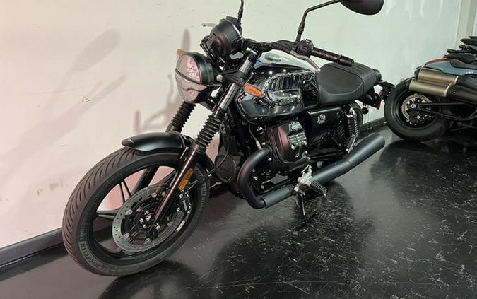 2025 Moto Guzzi V7 Stone