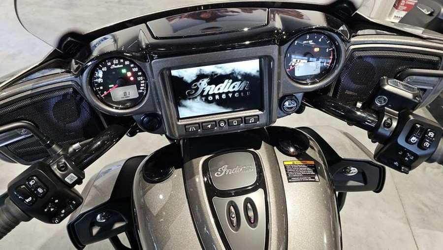 2025 Indian Motorcycle® Roadmaster® Dark Horse® w/Powerband Audio Heavy Metal