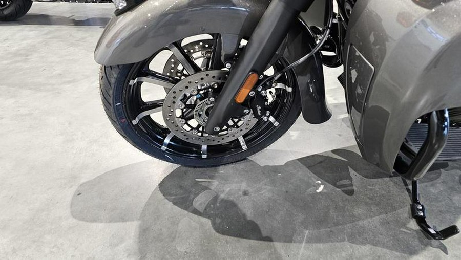 2025 Indian Motorcycle® Roadmaster® Dark Horse® w/Powerband Audio Heavy Metal