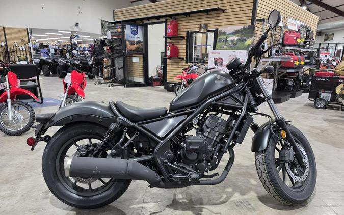 2026 Honda Rebel® 300 E-Clutch