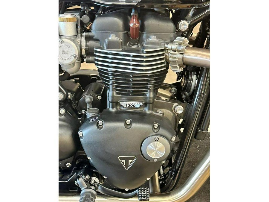 2023 Triumph Bonneville Bobber Chrome Edition