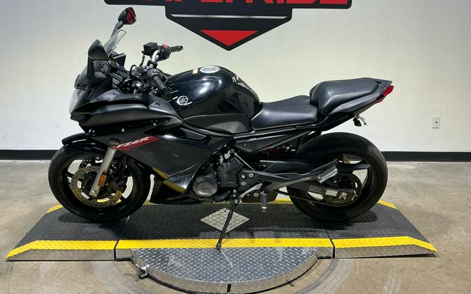 2011 Yamaha FZ6R