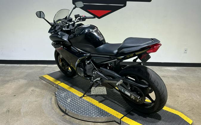 2011 Yamaha FZ6R