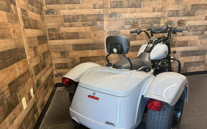 2024 Harley-Davidson® Freewheeler® Billiard Gray FLRT
