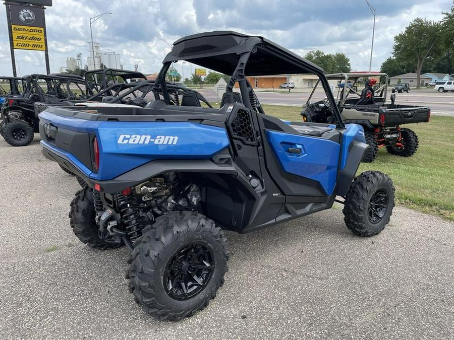 2023 Can-Am® Commander XT 700