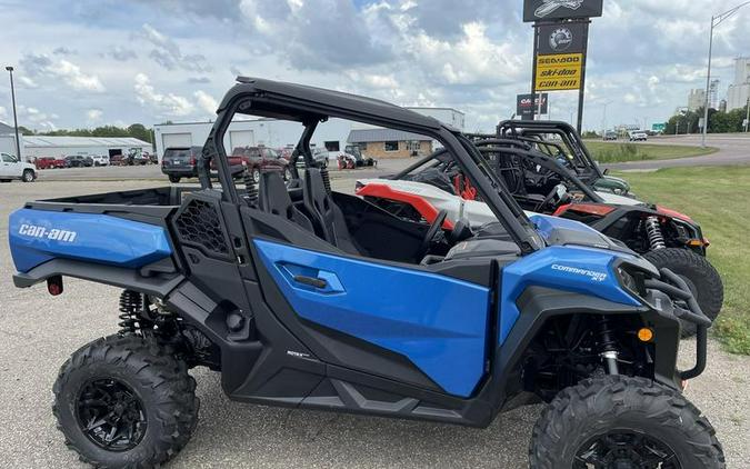 2023 Can-Am® Commander XT 700