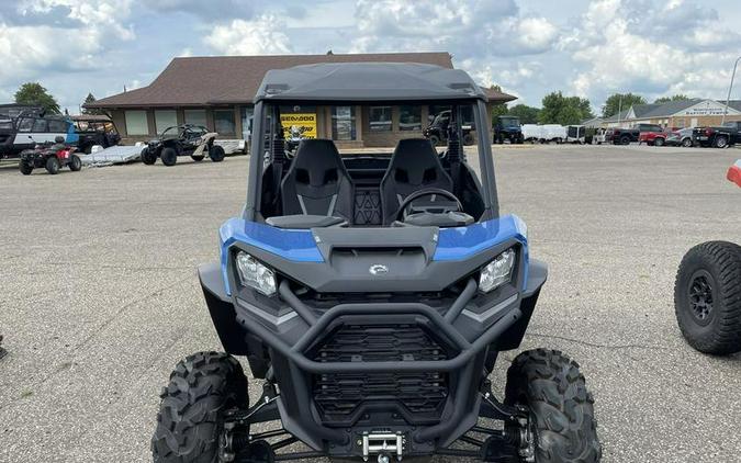 2023 Can-Am® Commander XT 700