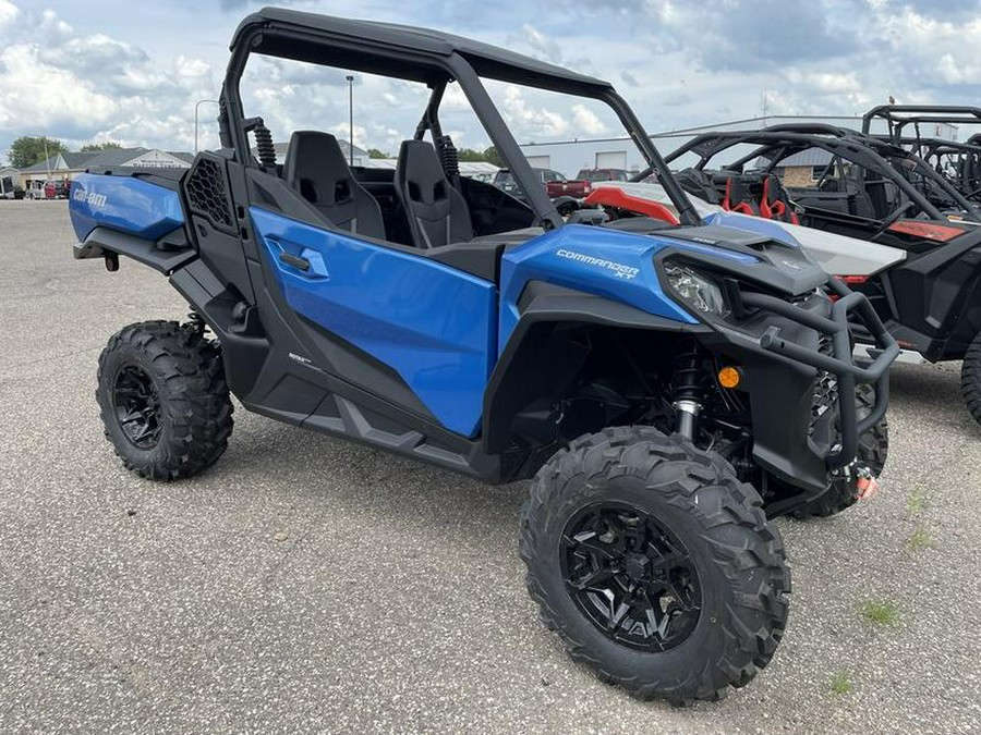 2023 Can-Am® Commander XT 700