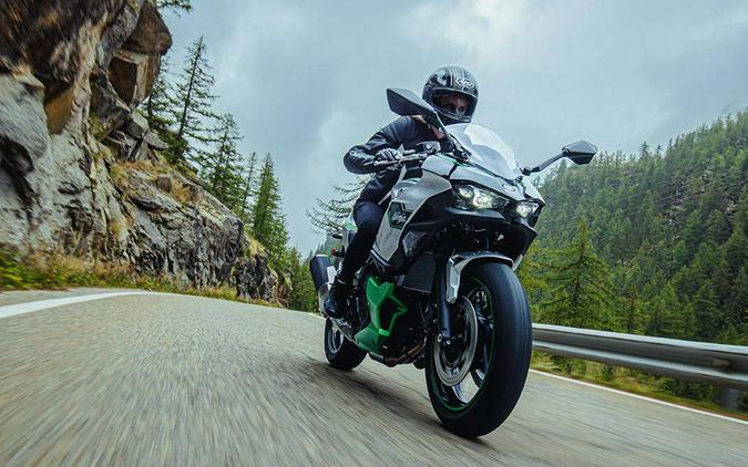 2024 Kawasaki Ninja 7 Hybrid ABS