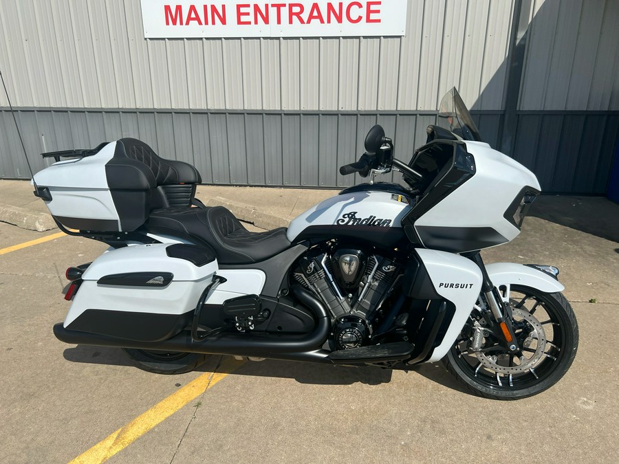 2024 Indian Motorcycle Pursuit® Dark Horse® Icon with PowerBand Audio Package