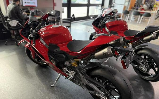 2025 Ducati Panigale V4 Ducati Red