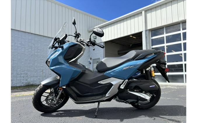 2025 ADV 160 - Honda