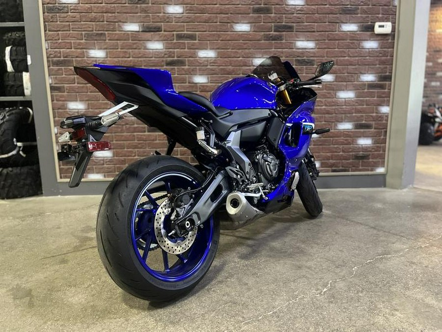 2025 Yamaha R7