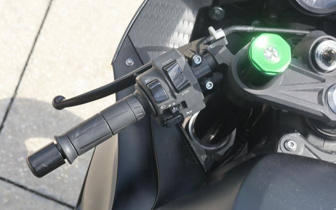 2015 Kawasaki Ninja® ZX™-6R