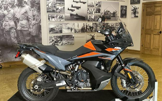 2023 KTM Adventure 890