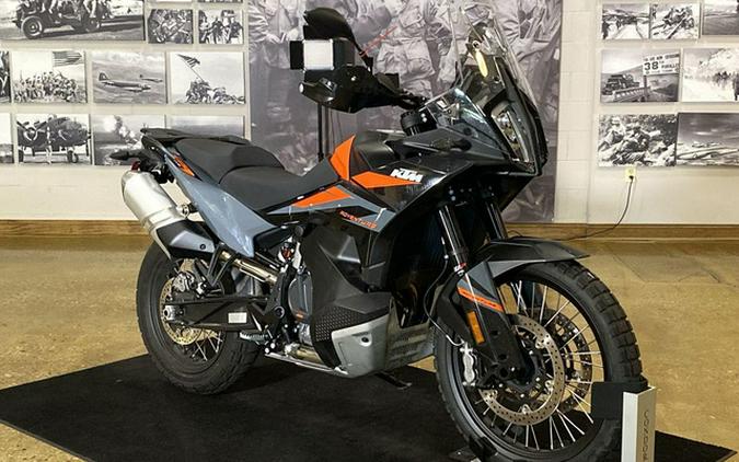 2023 KTM Adventure 890