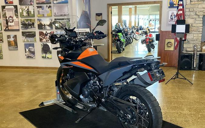 2023 KTM Adventure 890