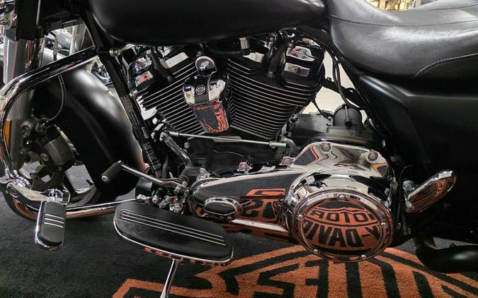 2017 Harley-Davidson® FLHX - Street Glide®