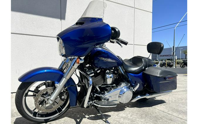 2017 Harley-Davidson® FLHX Street Glide