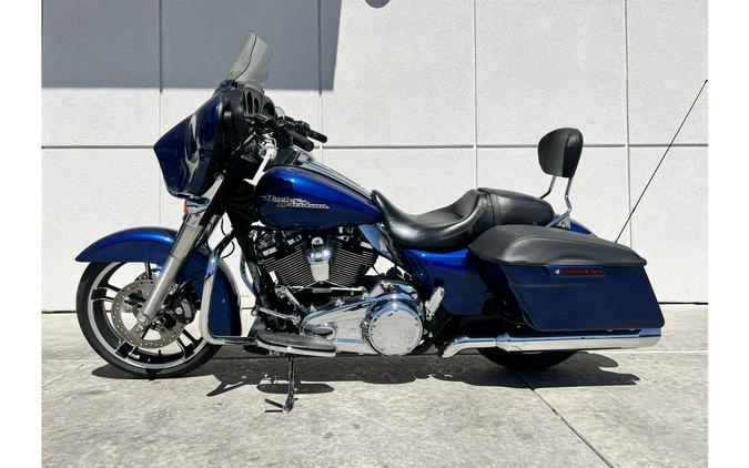 2017 Harley-Davidson® FLHX Street Glide