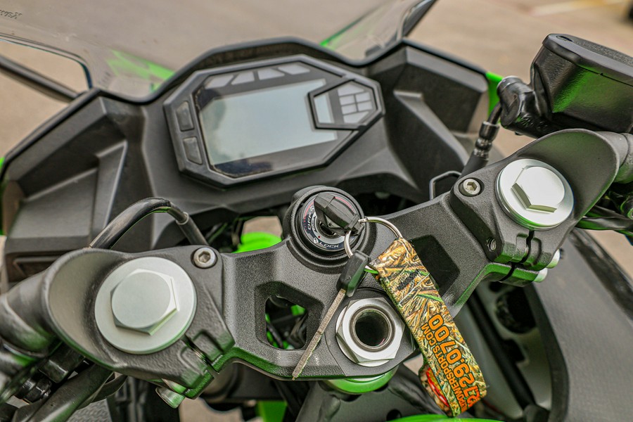 2025 KAWASAKI NINJA 500