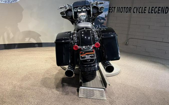 2016 Harley-Davidson® FLHXS - Street Glide® Special