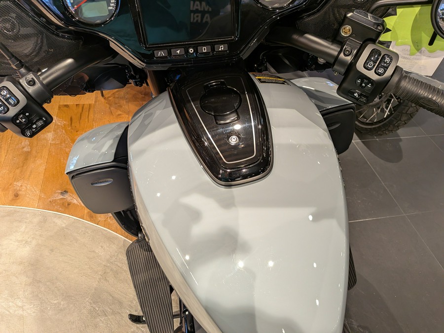 2025 Indian Motorcycle Roadmaster® PowerPlus Dark Horse®