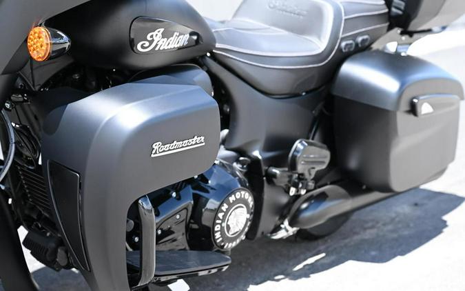 2024 Indian Motorcycle® Roadmaster® Dark Horse® Black Smoke