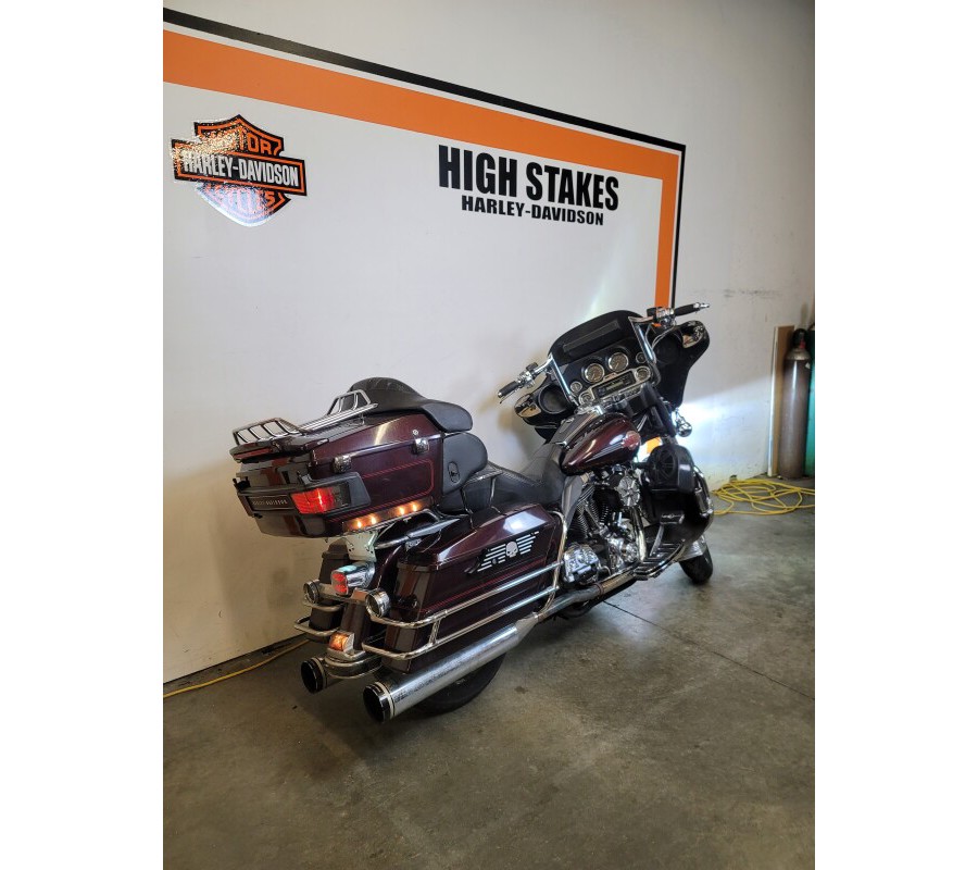 2005 Harley-Davidson Electra Glide® Ultra Classic® Black Cherry FLHTCUI