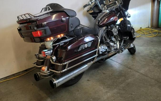 2005 Harley-Davidson Electra Glide® Ultra Classic® Black Cherry FLHTCUI