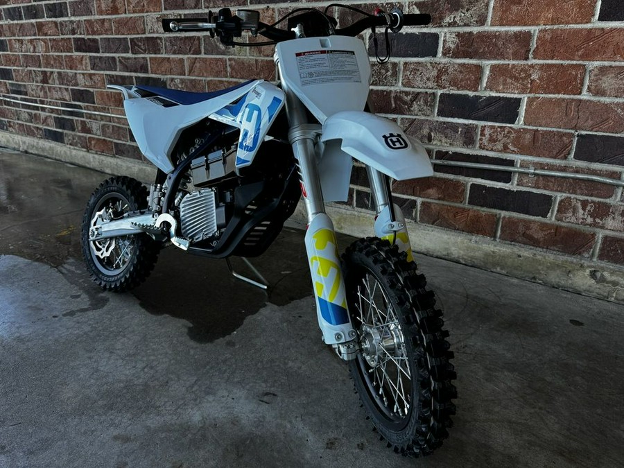 2024 Husqvarna® EE 5