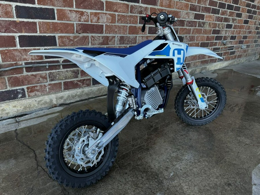 2024 Husqvarna® EE 5