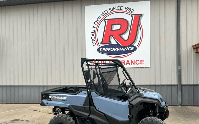 2024 Honda Pioneer 1000 Deluxe