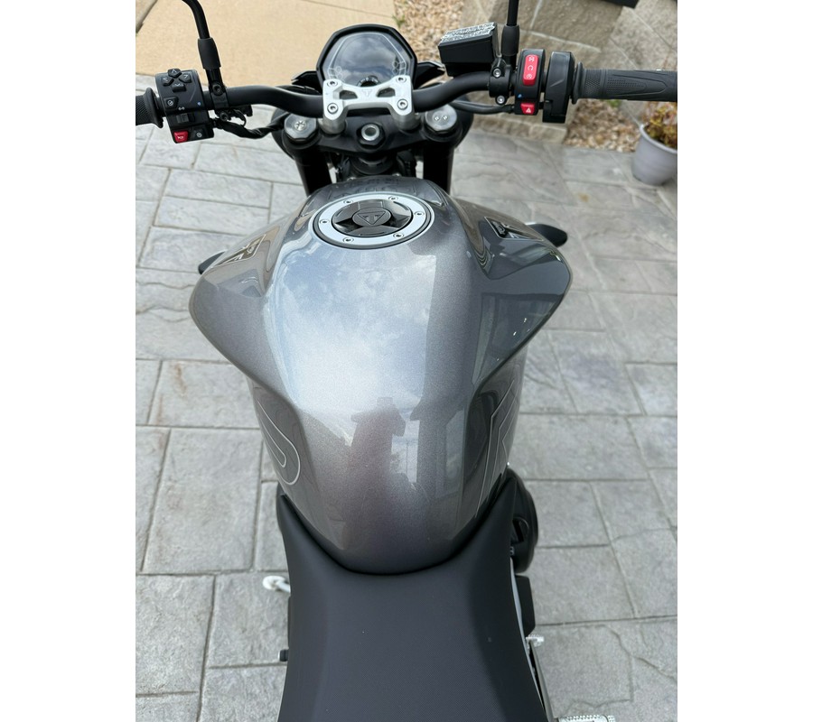 2024 Triumph Street Triple 765 R