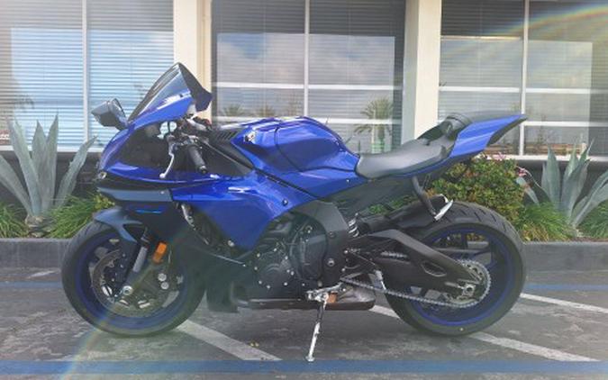 2022 Yamaha YZF-R1