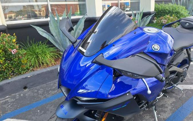 2022 Yamaha YZF-R1