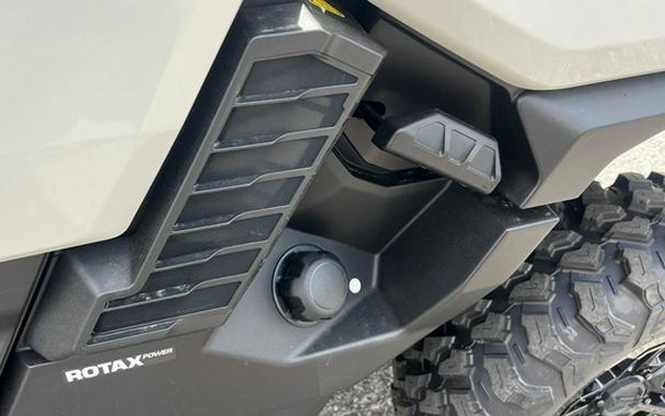 2026 Can-Am Defender Limited HD11