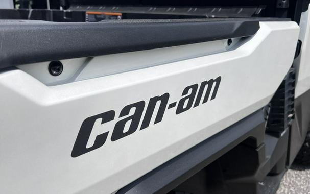 2026 Can-Am Defender Limited HD11