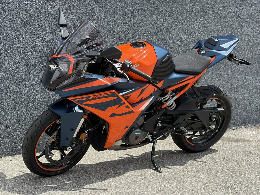 2023 KTM RC 390