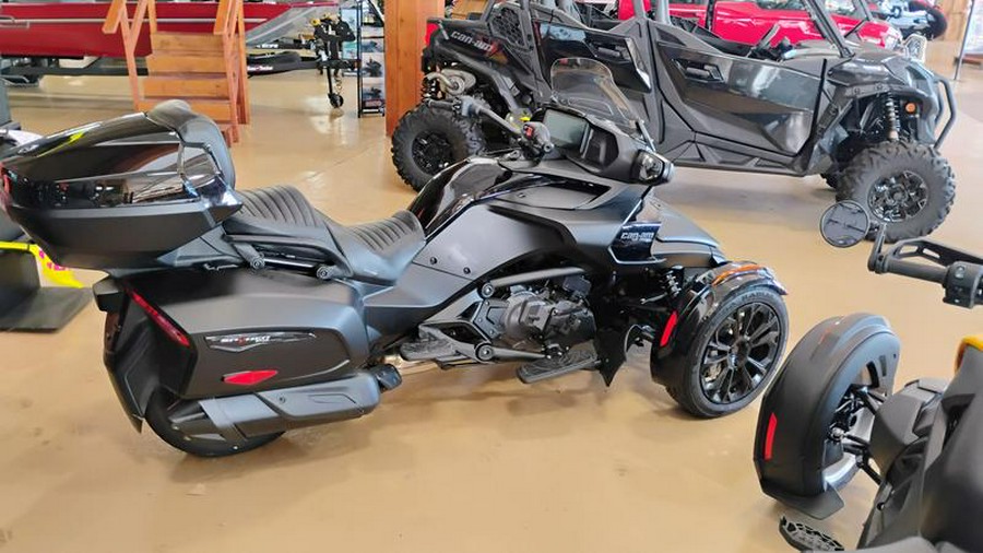 2024 Can-Am® Spyder F3 Limited Dark Wheels