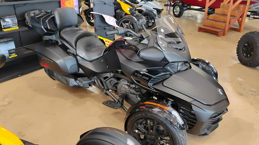 2024 Can-Am® Spyder F3 Limited Dark Wheels