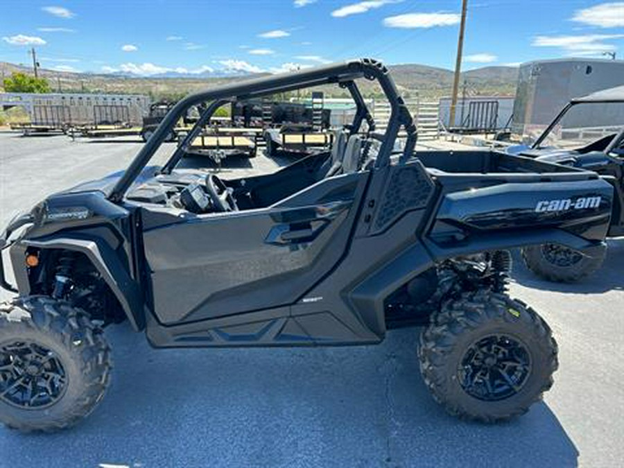 2023 Can-Am Commander XT 700