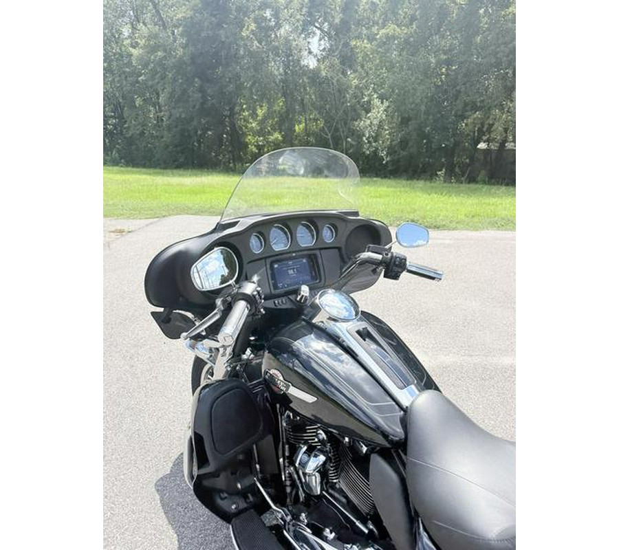 2022 Harley-Davidson® FLHTCUTG - Tri Glide® Ultra
