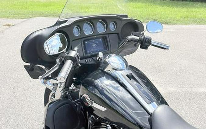 2022 Harley-Davidson® FLHTCUTG - Tri Glide® Ultra
