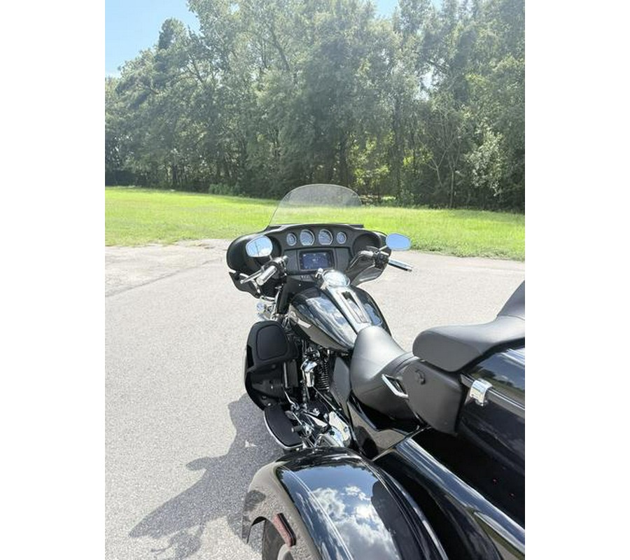 2022 Harley-Davidson® FLHTCUTG - Tri Glide® Ultra