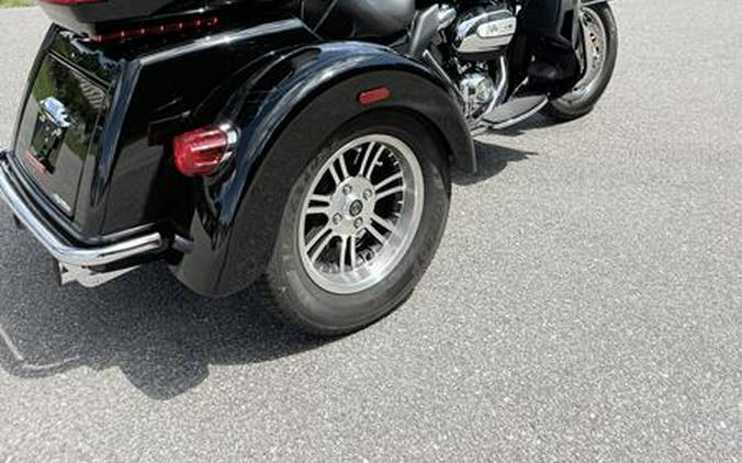 2022 Harley-Davidson® FLHTCUTG - Tri Glide® Ultra