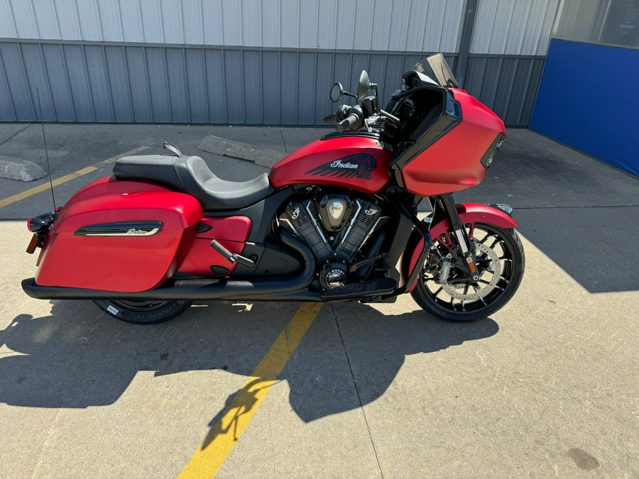 2024 Indian Motorcycle Challenger® Dark Horse®