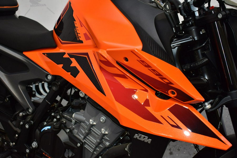 2024 Duke 990 - KTM